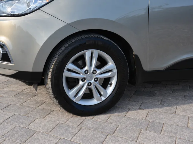 Hyundai ix35 2.0 CVVT 4x4 Automat – fotografia 4 z 15