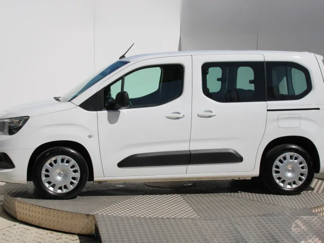 Opel Combo Life 1.2 T 81 kW – fotografia 2 z 15