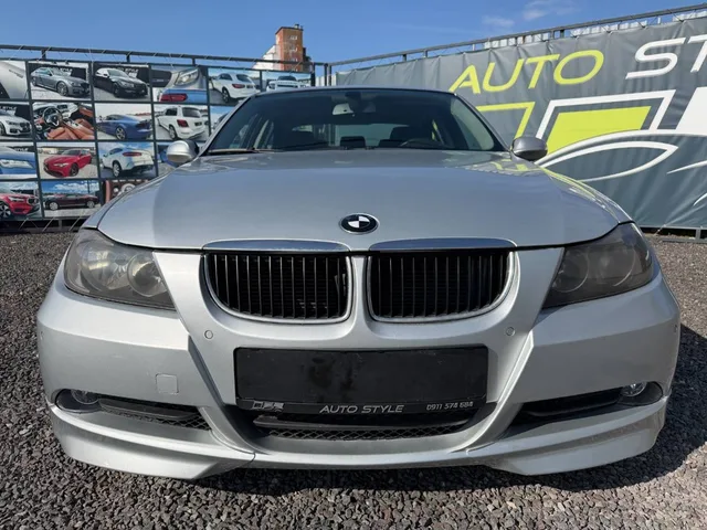 BMW 318i – fotografia 3 z 15