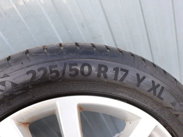 Škoda Yeti – AL disky + pneu 225/50 R17 – fotografia 6 z 12