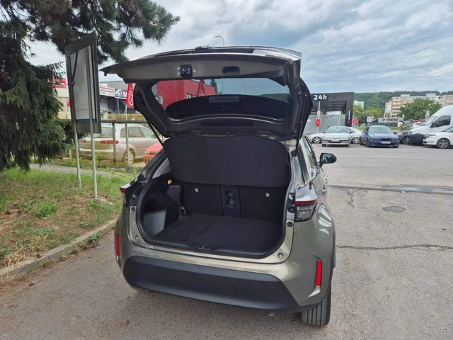 Toyota Yaris Cross 1.5 Hybrid Executive Happy Edition e-CVT – fotografia 6 z 15