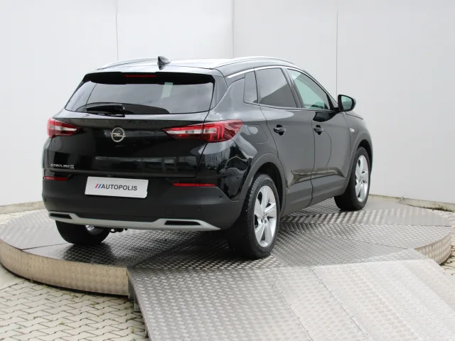 Opel Grandland X 1.6 133kW AT/8 – fotografia 5 z 15