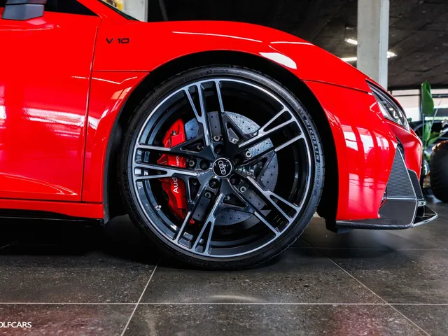 Audi R8 5.2 FSI V10 Performance 620k quattro S tronic – fotografia 5 z 15