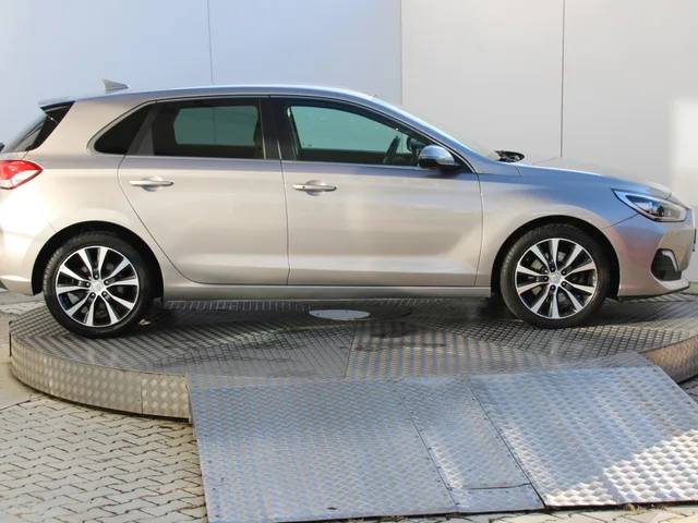 Hyundai i30 1.4 T-GDI Style – fotografia 6 z 15