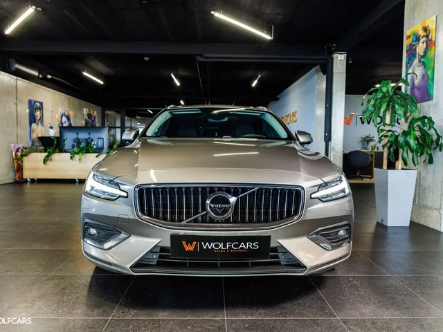Volvo V60 D4 Inscription 140 kW A/T – fotografia 2 z 15