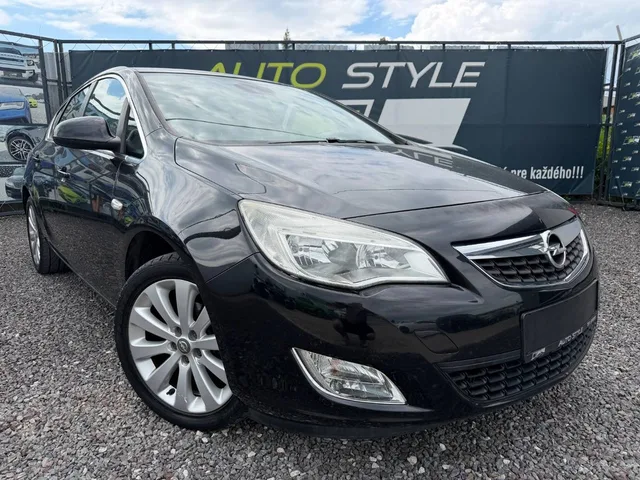 Opel Astra 1.4 ecoFLEX Essentia – fotografia 2 z 15