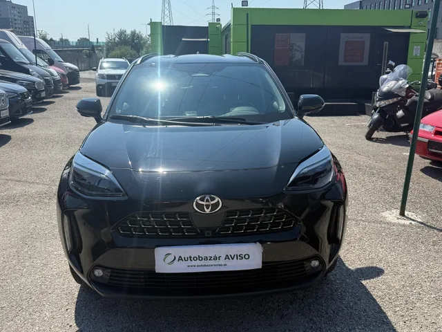 Toyota Yaris Cross 1.5 Hybrid 4x4 – fotografia 2 z 15