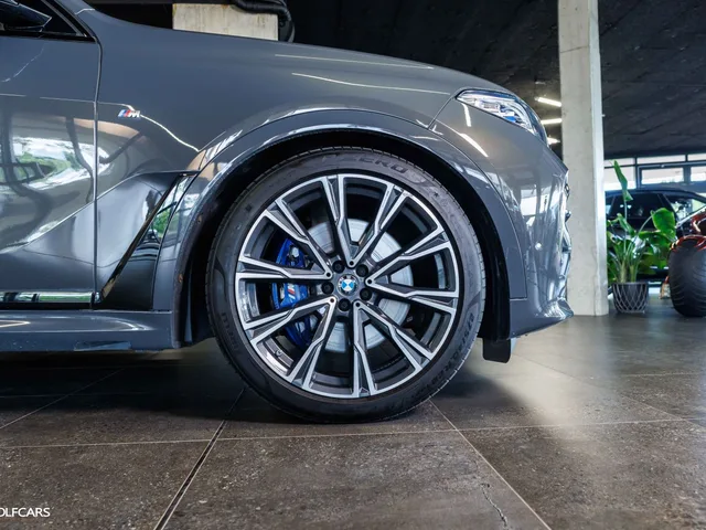 BMW X7 50i xDrive Individual – fotografia 4 z 15