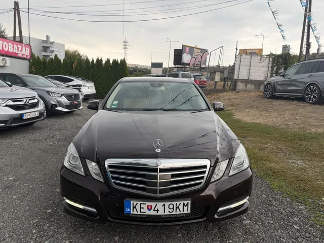 Mercedes-Benz E 350 CDI Blue Elegance 4matic – fotografia 4 z 15