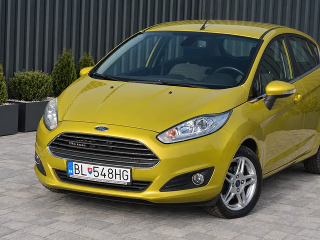 Ford Fiesta 1.0 EcoBoost Titanium – fotografia 2 z 15