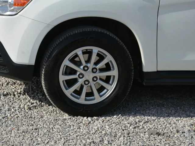 Mitsubishi ASX 1.6 benzín – fotografia 4 z 15