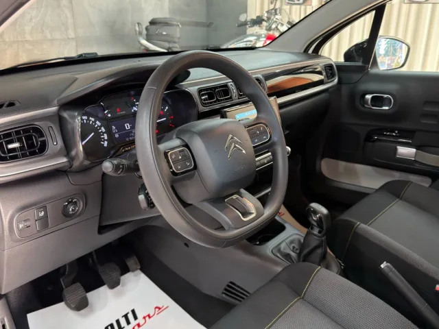 Citroën C3 1.2 PureTech Feel – fotografia 2 z 14