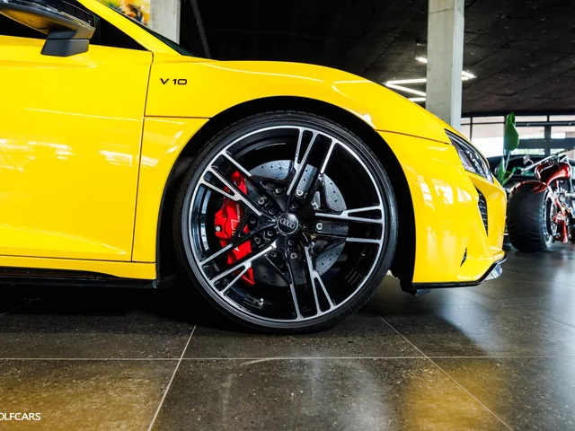 Audi R8 V10 Performance Coupe 5.2 FSI quattro – fotografia 4 z 15