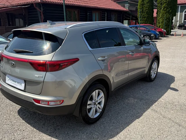 Kia Sportage 1.7 CRDi Gold – fotografia 6 z 15