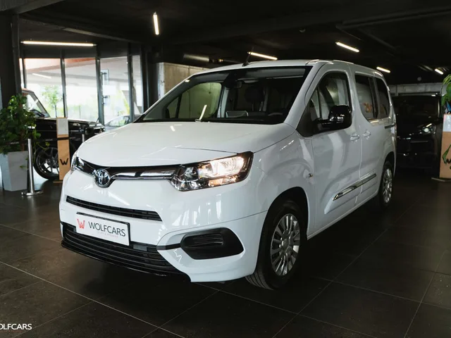 Toyota Proace City Verso Shuttle 1.5D 75kW – fotografia 3 z 15