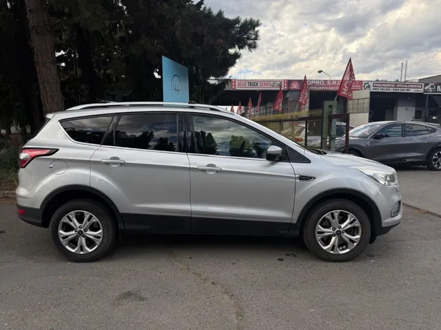Ford Kuga 2.0 TDCi 88 kW – fotografia 4 z 15