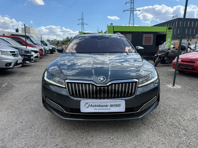 Škoda Superb Combi 2.0 TDI SCR Sportline DSG – fotografia 2 z 15