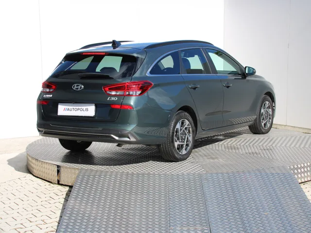 Hyundai i30 CW Family 1.5 T-GDi MHEV – fotografia 5 z 15