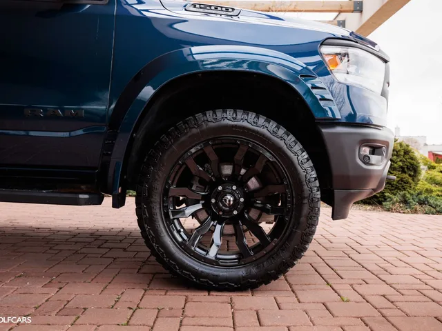 Dodge RAM 1500 5.7 V8 HEMI 4x4 LPG – fotografia 6 z 15