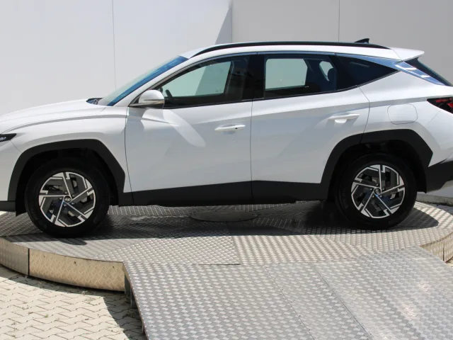 Hyundai Tucson 1.6 T-GDi HEV Hybrid – fotografia 2 z 15