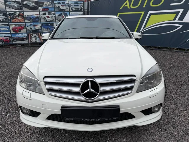 Mercedes-Benz C-Klasse C180 K BlueEFFICIENCY – fotografia 4 z 15