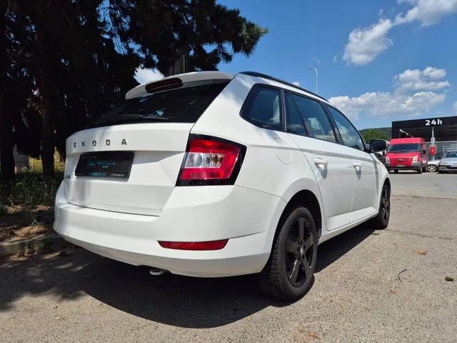 Škoda Fabia 1.0 TSI Active – fotografia 5 z 15