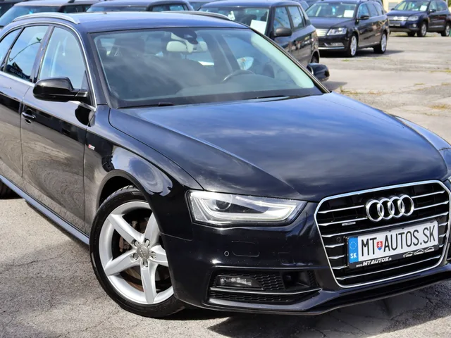 Audi A4 2.0 TDI Avant Quattro S-Line – fotografia 6 z 15