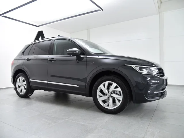 Volkswagen Tiguan 2.0 TSI Life 4MOTION DSG – fotografia 6 z 15