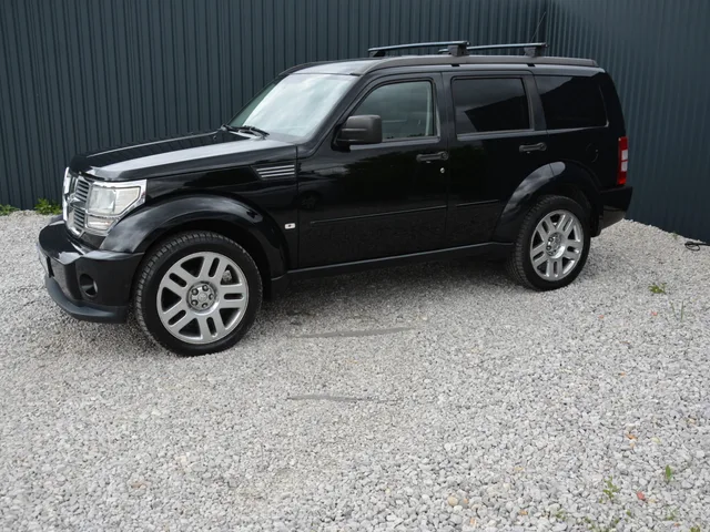 Dodge Nitro 2.8 CRD 4x4 – fotografia 3 z 13