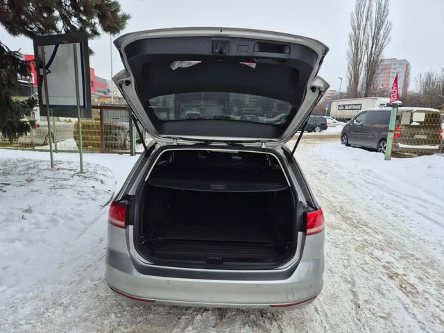 Volkswagen Passat Variant 2.0 TDI Highline DSG – fotografia 6 z 15