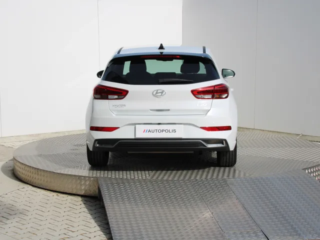 Hyundai i30 1.0 T-GDi Family – fotografia 4 z 15