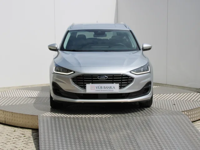 Ford Focus Combi 1.5 EcoBlue Titanium – fotografia 2 z 15