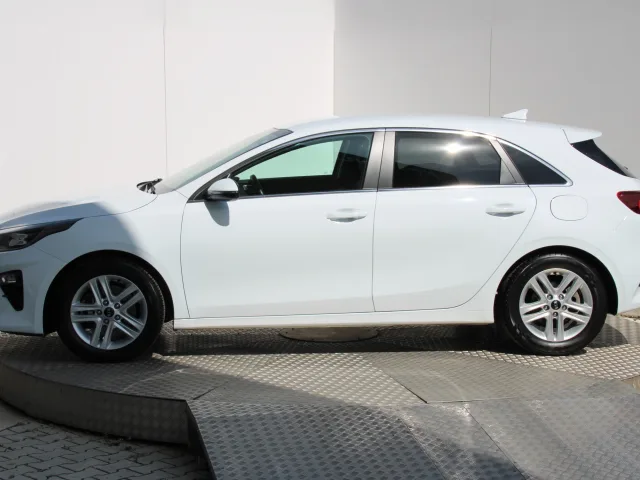 Kia Ceed 1.5 T-GDi Gold – fotografia 2 z 15