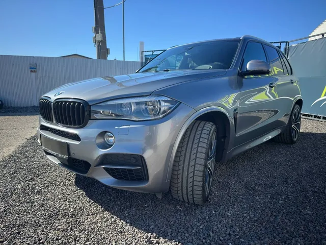 BMW X5 M50d – fotografia 5 z 15