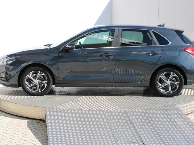 Hyundai i30 1.5 DPi Family – fotografia 2 z 15