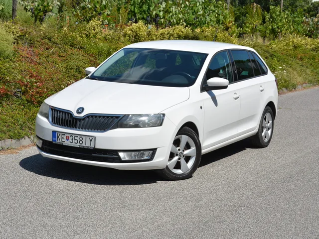 Škoda Rapid Spaceback 1.6 TDI DSG – fotografie 4 z 12