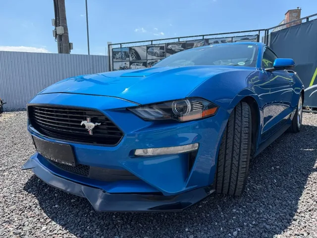 Ford Mustang 2.3 EcoBoost – fotografia 5 z 15