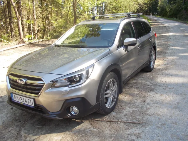 SUBARU OUTBACK 2,5i CVT Premium – fotografia 2 z 12