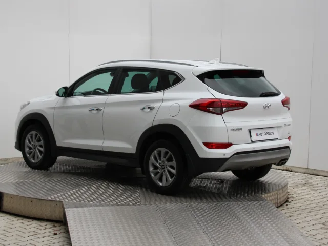 Hyundai Tucson 2.0 CRDi Style 4x4 A/T – fotografia 3 z 15