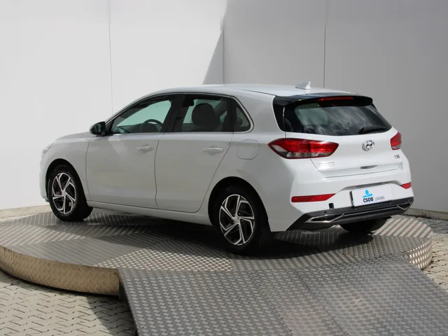 Hyundai i30 1.6 CRDi 85 kW – fotografia 3 z 15