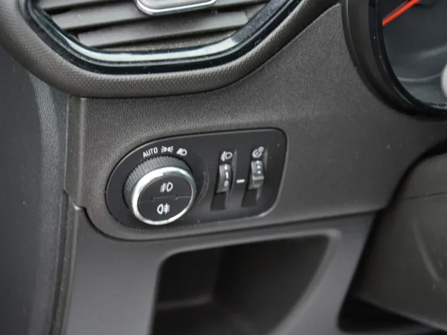 Opel Crossland X 1.2 benzín – fotografia 5 z 15