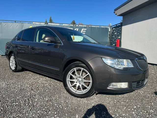Škoda Superb 2.0 TDI Elegance – fotografia 2 z 15
