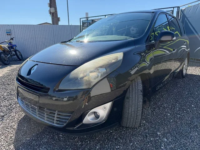 Renault Grand Scénic 1.9 dCi – fotografia 5 z 15