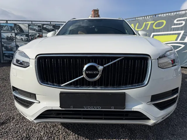 Volvo XC90 D5 AWD Momentum – fotografia 3 z 15
