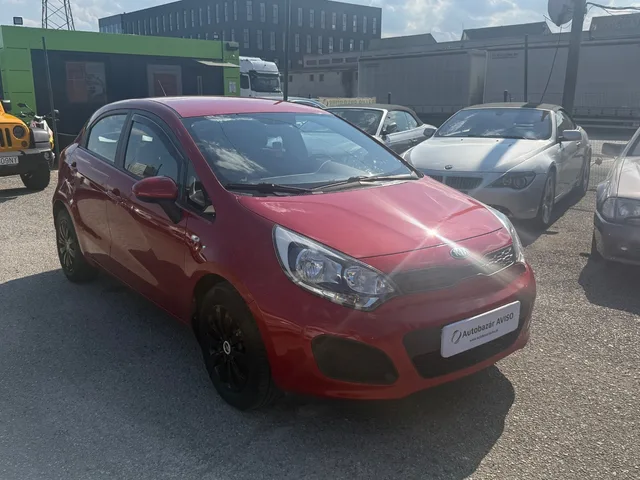 Kia Rio 1.1 CRDi EX – fotografia 3 z 15