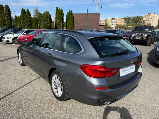 BMW Rad 5 Touring 520d A/T – fotografia 6 z 15