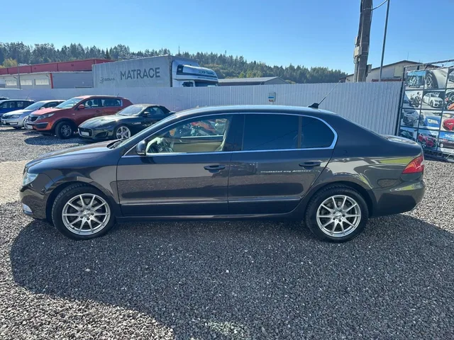 Škoda Superb 2.0 TDI Elegance – fotografia 6 z 15