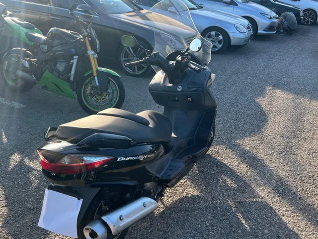 Suzuki Burgman UH 200 – fotografia 3 z 8