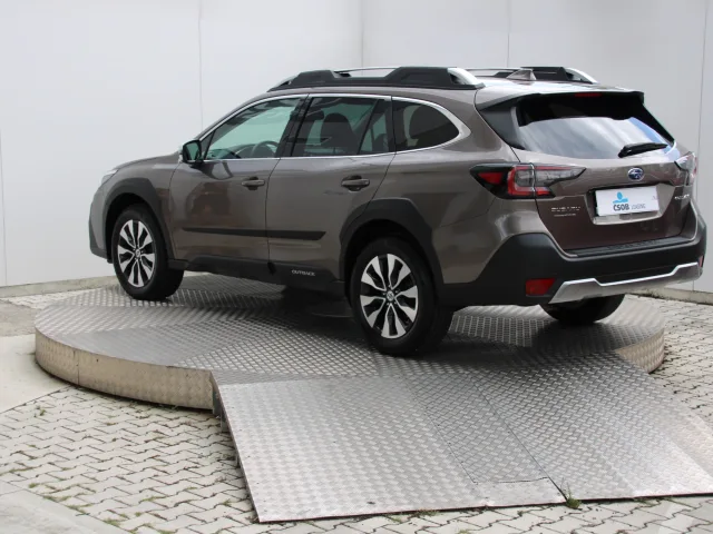 Subaru Outback 2.5i 124 kW A/T 4x4 – fotografia 3 z 15