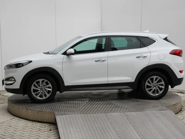 Hyundai Tucson 2.0 CRDi Style 4x4 A/T – fotografia 2 z 15